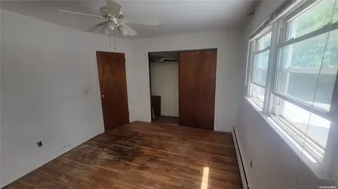 125 W Alhambra Avenue Lindenhurst NY 11757