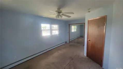 125 W Alhambra Avenue Lindenhurst NY 11757