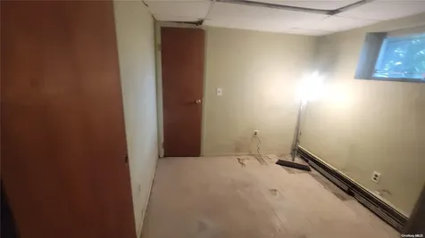 125 W Alhambra Avenue Lindenhurst NY 11757