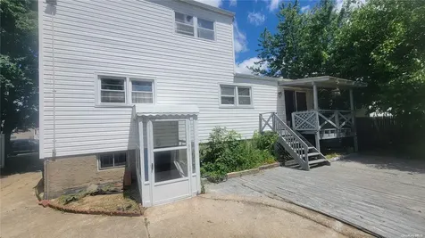 125 W Alhambra Avenue Lindenhurst NY 11757