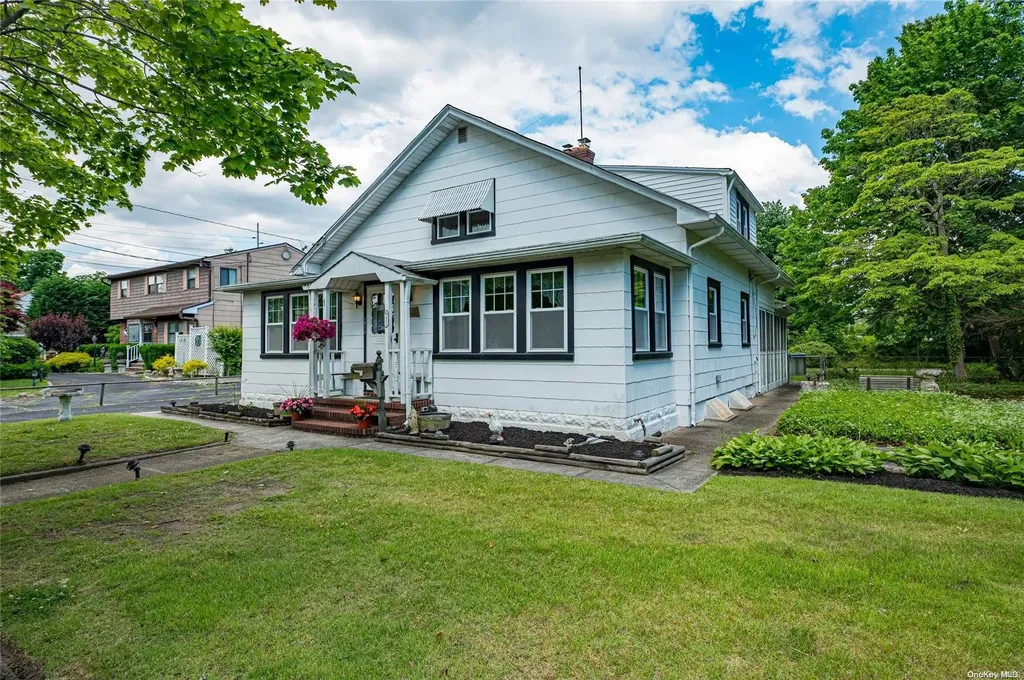 1311 Richland Boulevard Bay Shore NY 11706