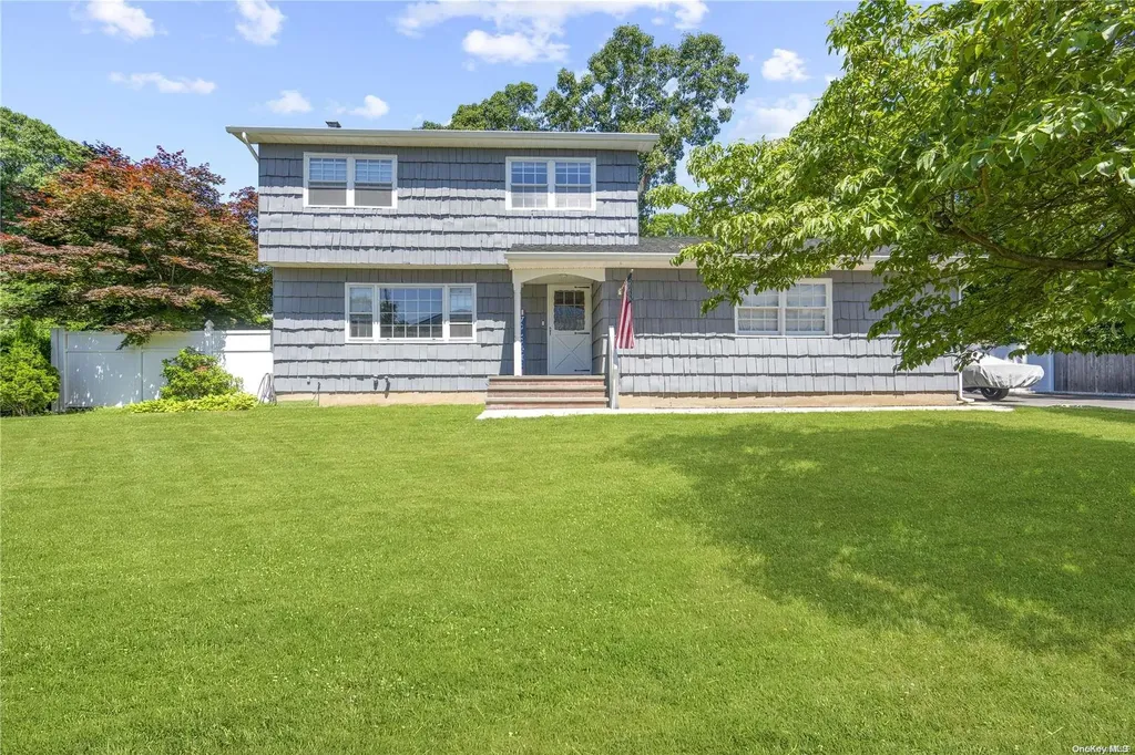 53 Vanderbilt Avenue Saint James NY 11780