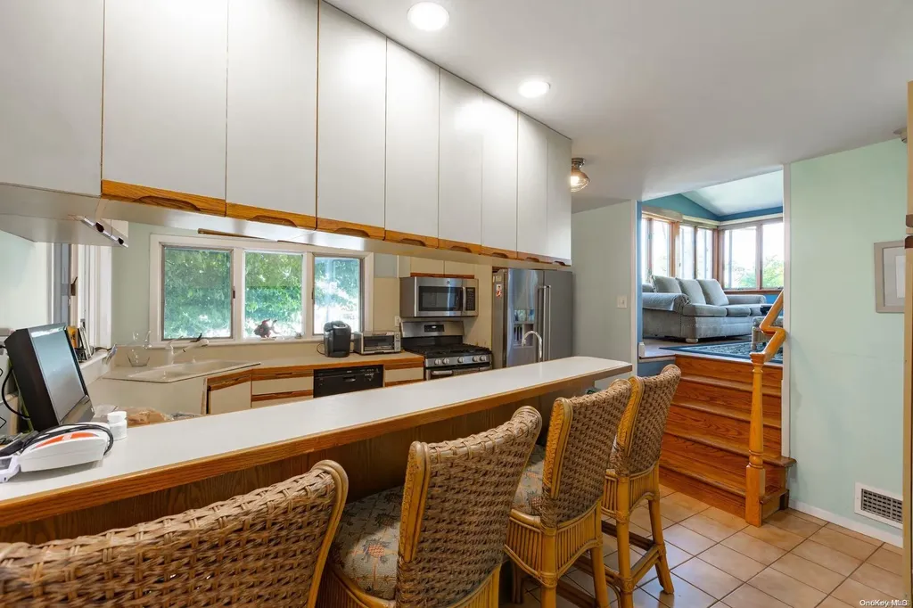 202 E Shore Road Lindenhurst NY 11757