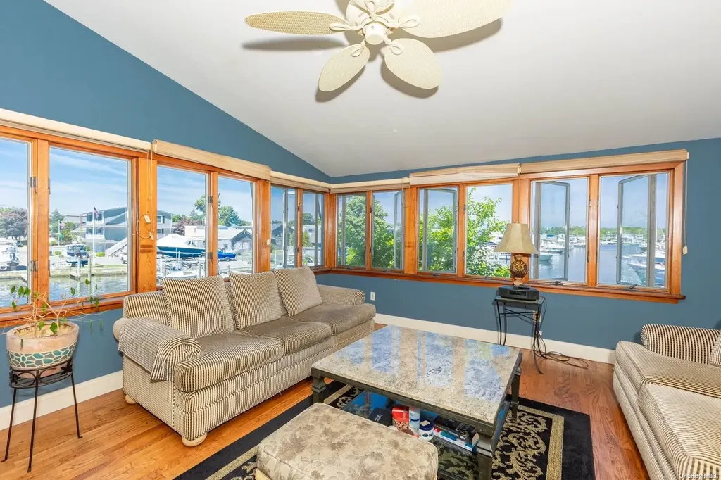 202 E Shore Road Lindenhurst NY 11757