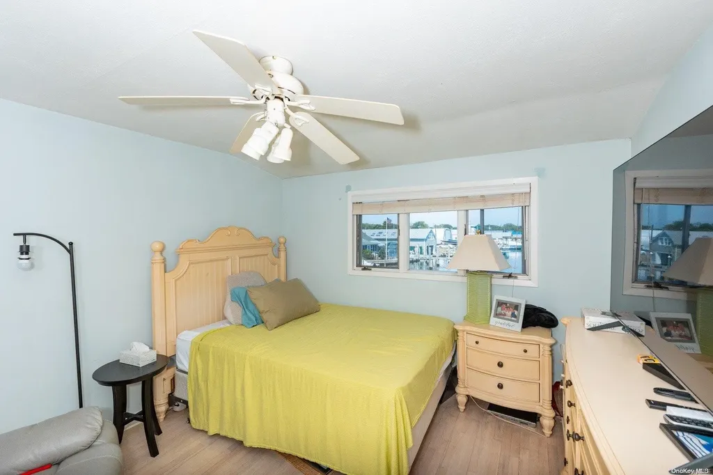202 E Shore Road Lindenhurst NY 11757