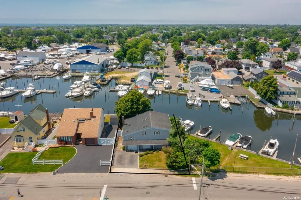 202 E Shore Road Lindenhurst NY 11757