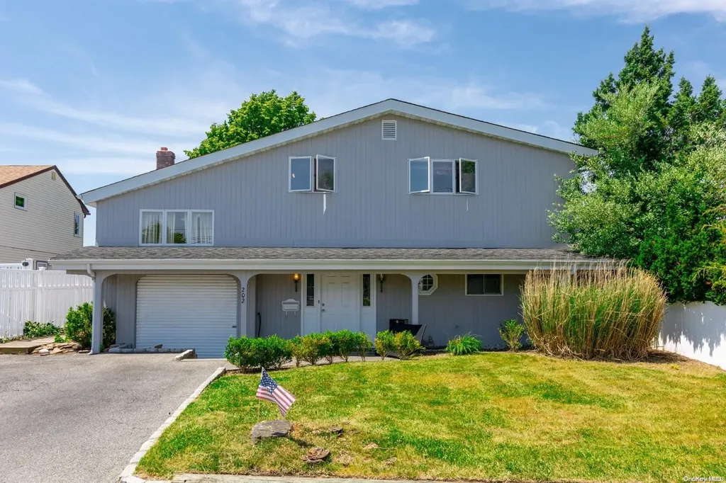 202 E Shore Road Lindenhurst NY 11757