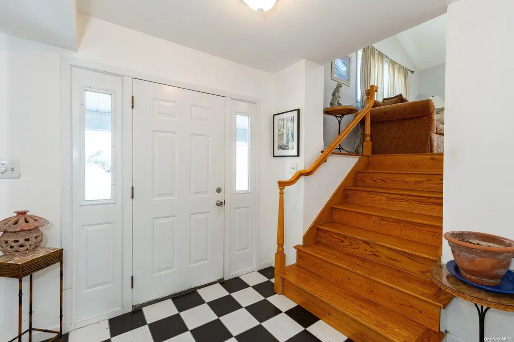 202 E Shore Road Lindenhurst NY 11757