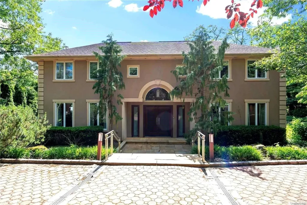 6 Vista Drive Great Neck NY 11021