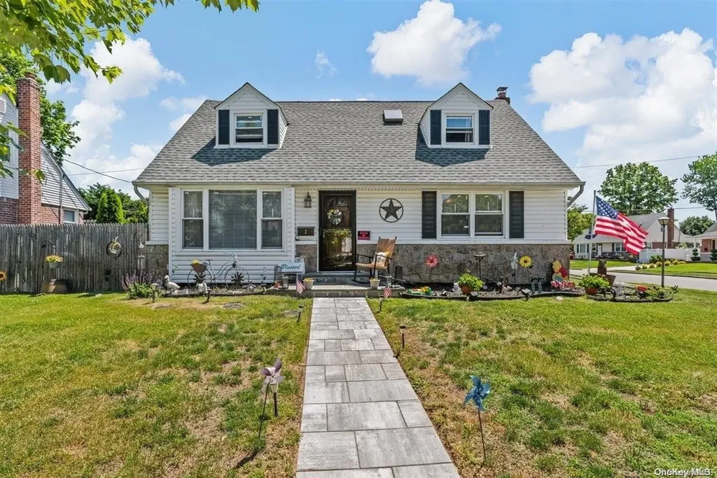 2 Cary Road New Hyde Park NY 11040