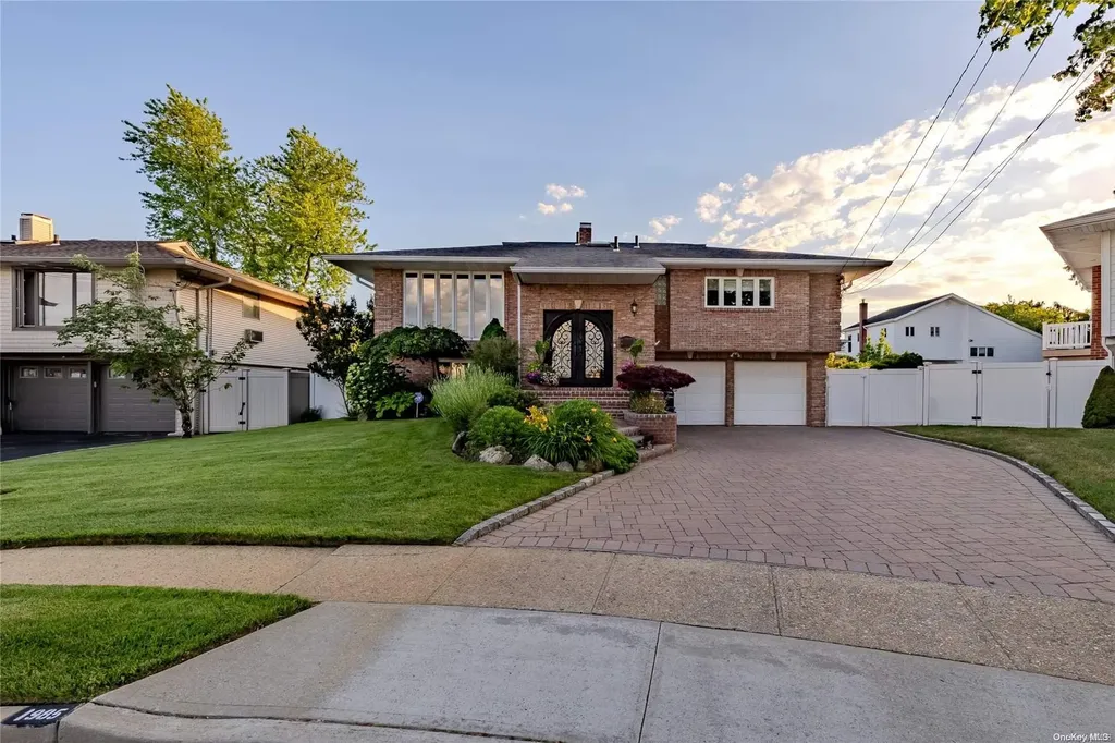 1985 Lowell Lane Merrick NY 11566