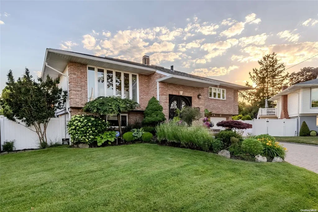1985 Lowell Lane Merrick NY 11566