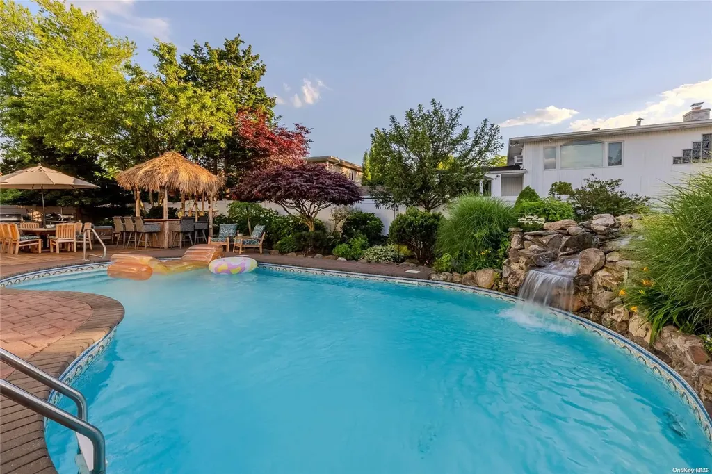 1985 Lowell Lane Merrick NY 11566