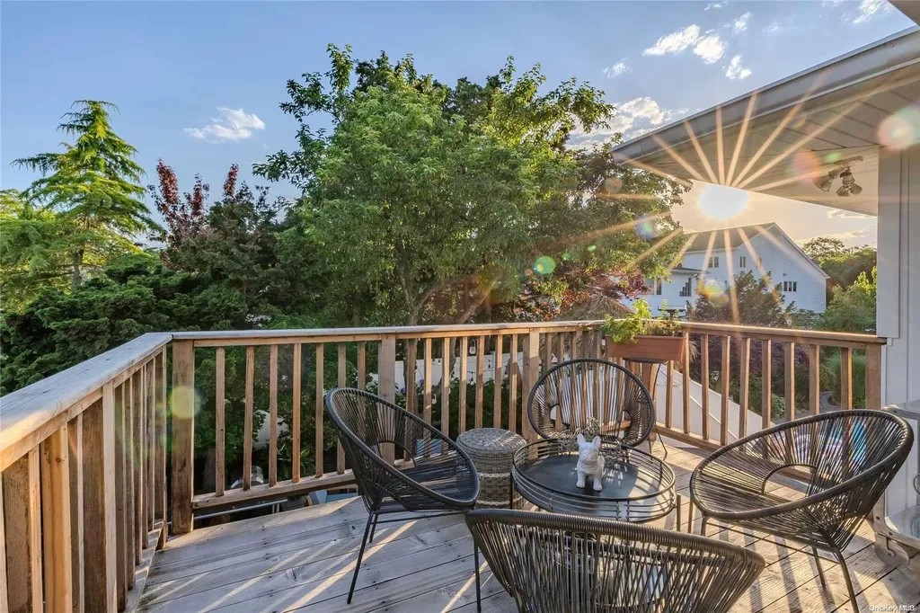 1985 Lowell Lane Merrick NY 11566