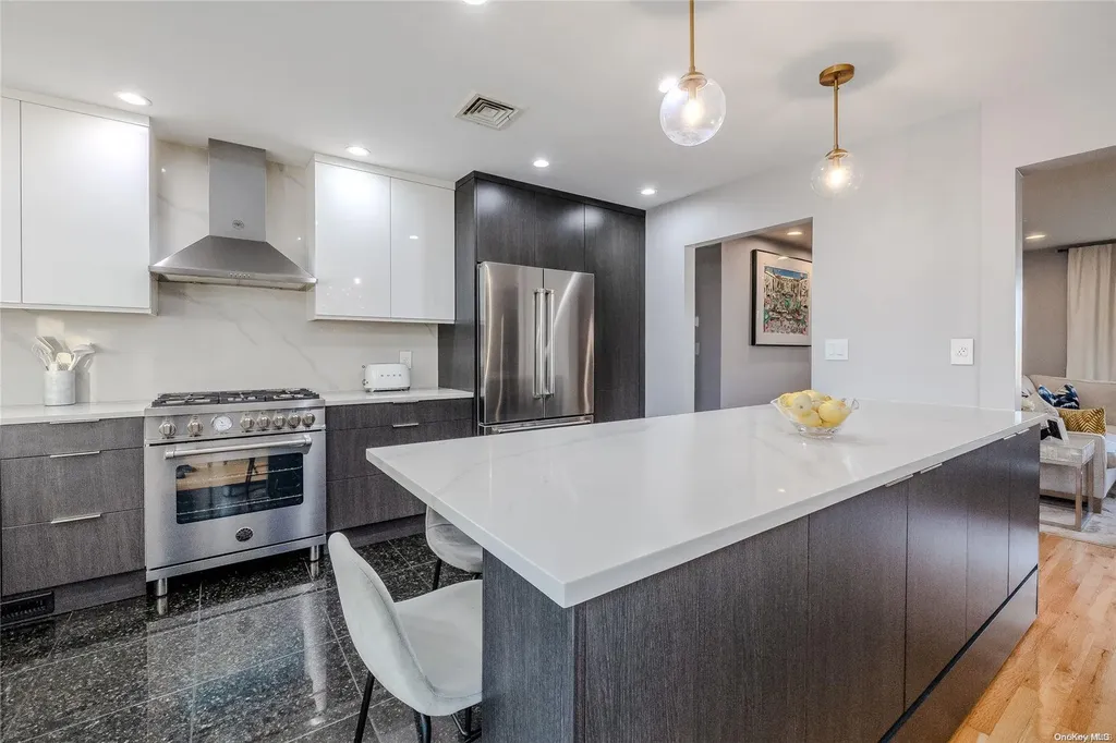 1985 Lowell Lane Merrick NY 11566