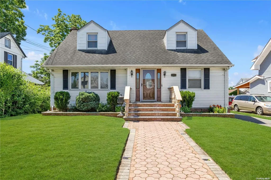 208 Dean Street Valley Stream NY 11580