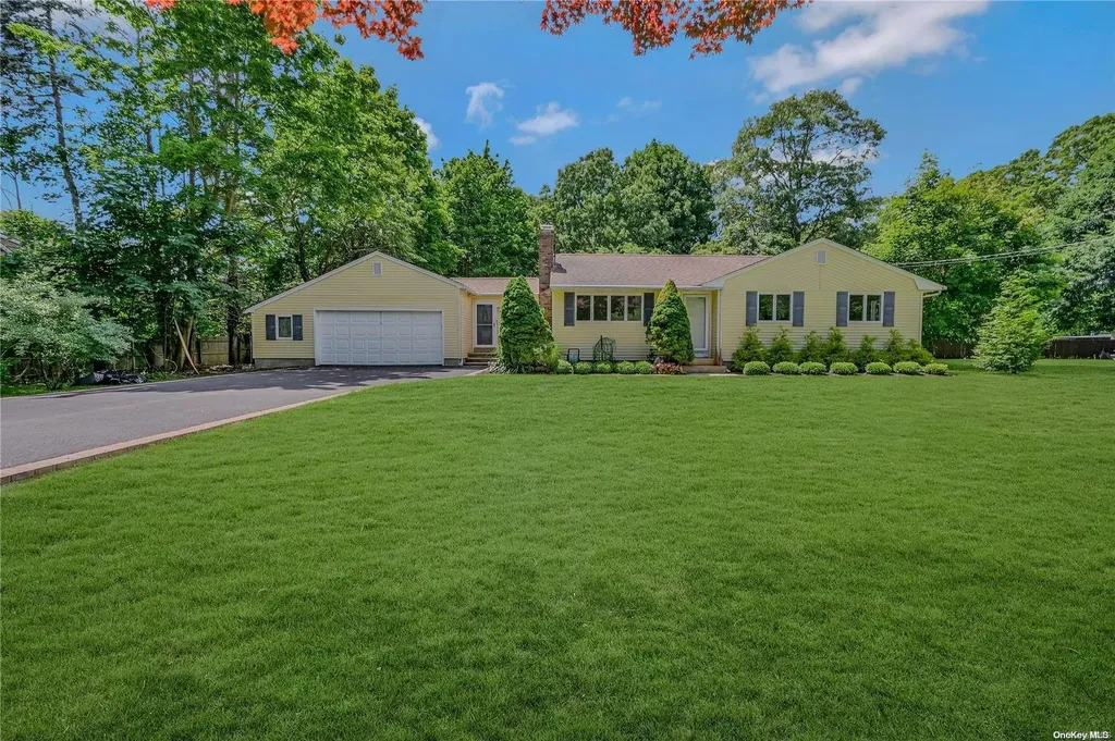 80 Robinson Avenue East Patchogue NY 11772
