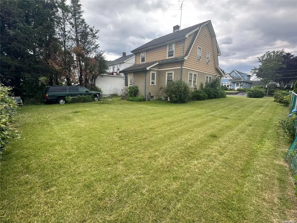 7 Hayden Avenue Great Neck NY 11024