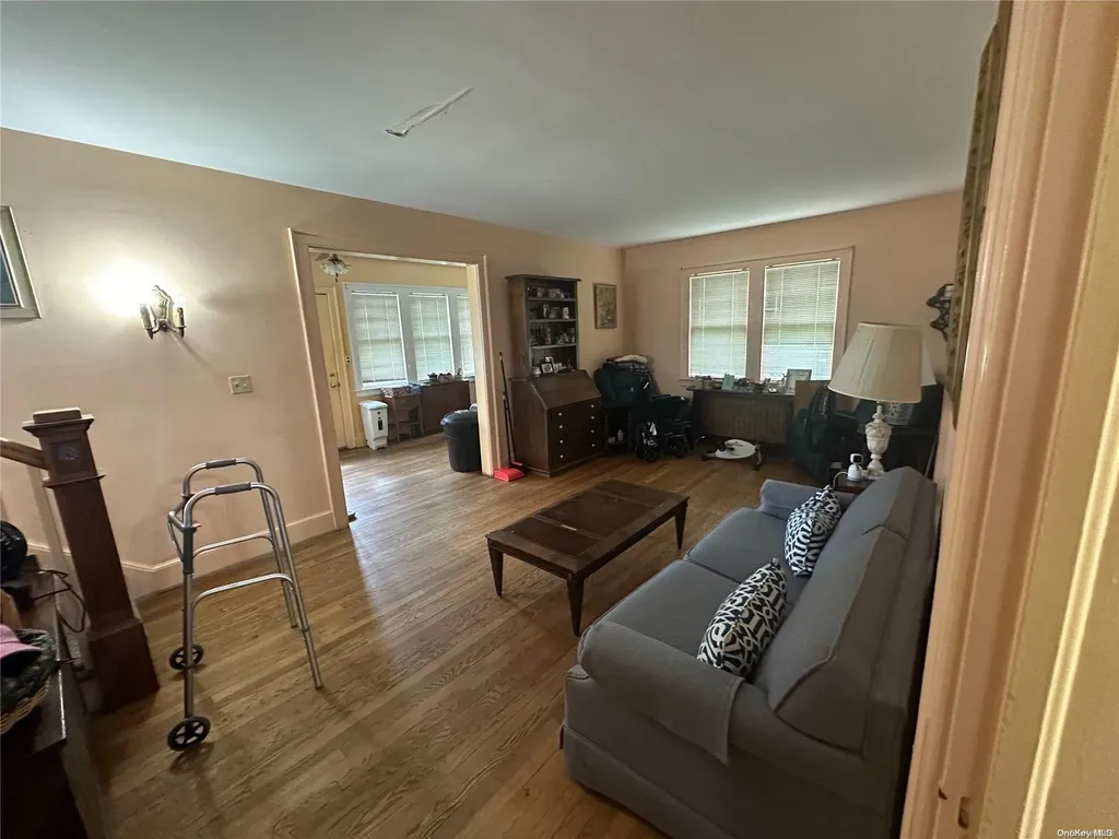 7 Hayden Avenue Great Neck NY 11024