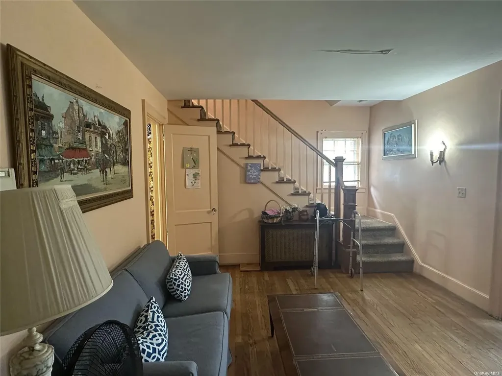 7 Hayden Avenue Great Neck NY 11024