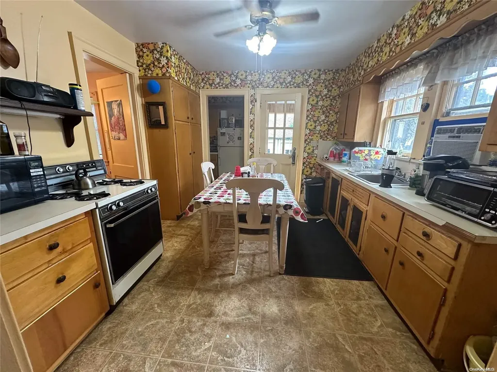 7 Hayden Avenue Great Neck NY 11024