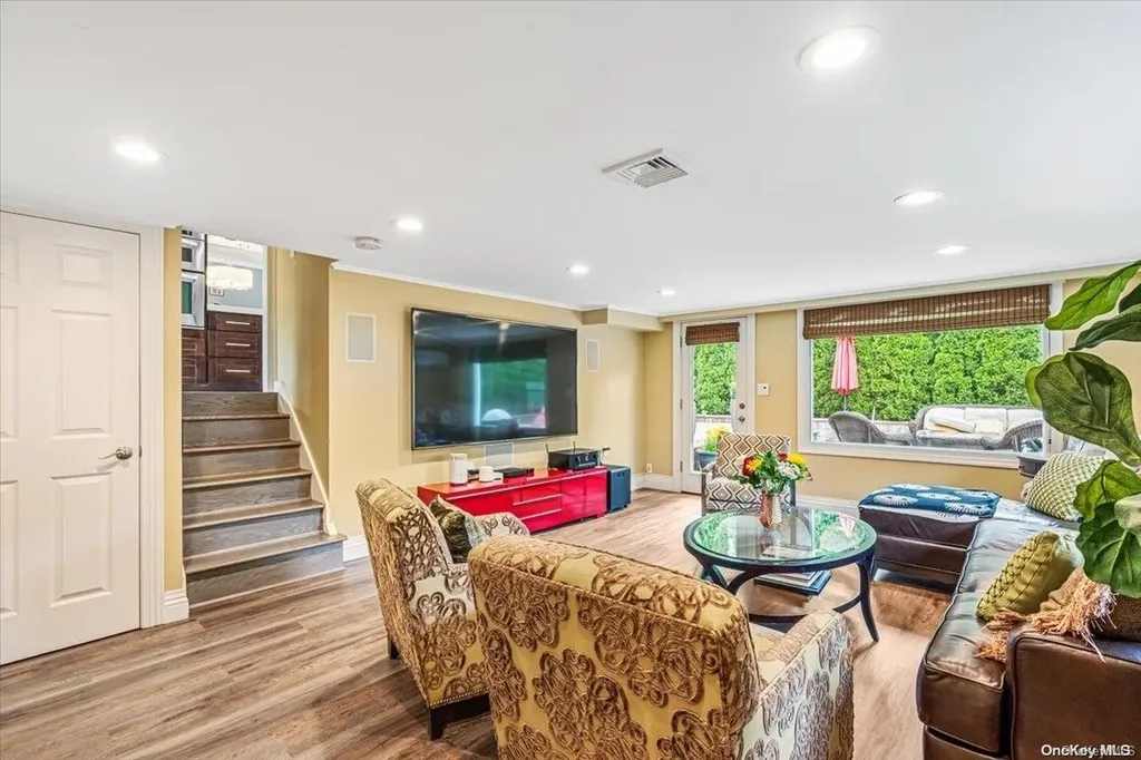 63 Audrey Road Westbury NY 11590