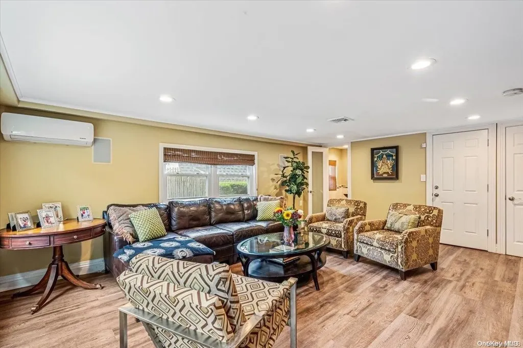 63 Audrey Road Westbury NY 11590