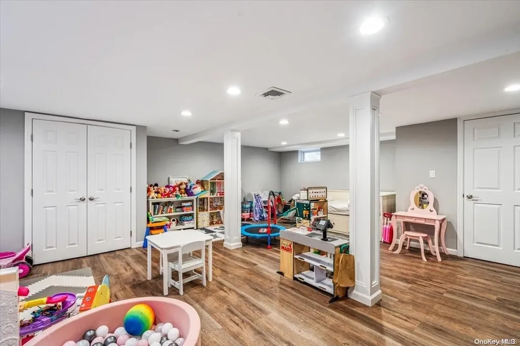 63 Audrey Road Westbury NY 11590