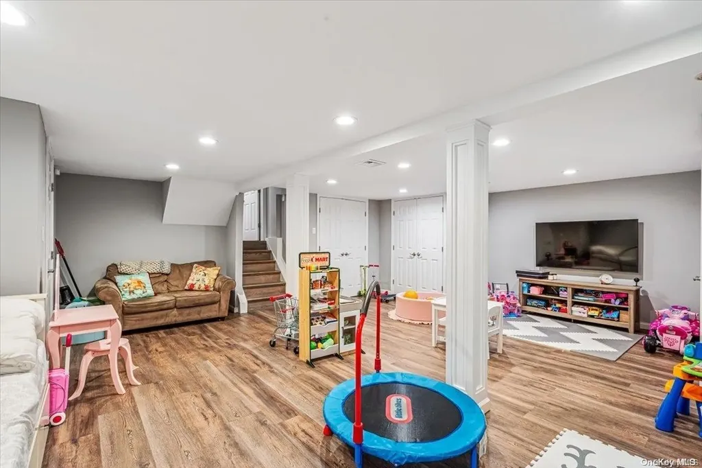 63 Audrey Road Westbury NY 11590