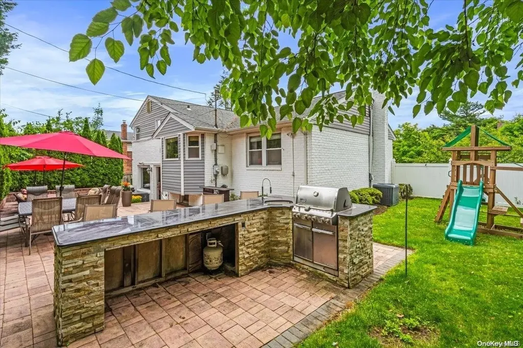 63 Audrey Road Westbury NY 11590