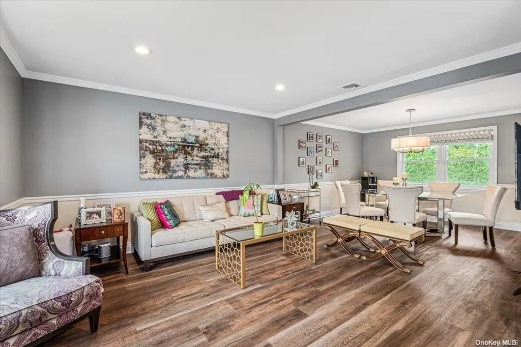 63 Audrey Road Westbury NY 11590