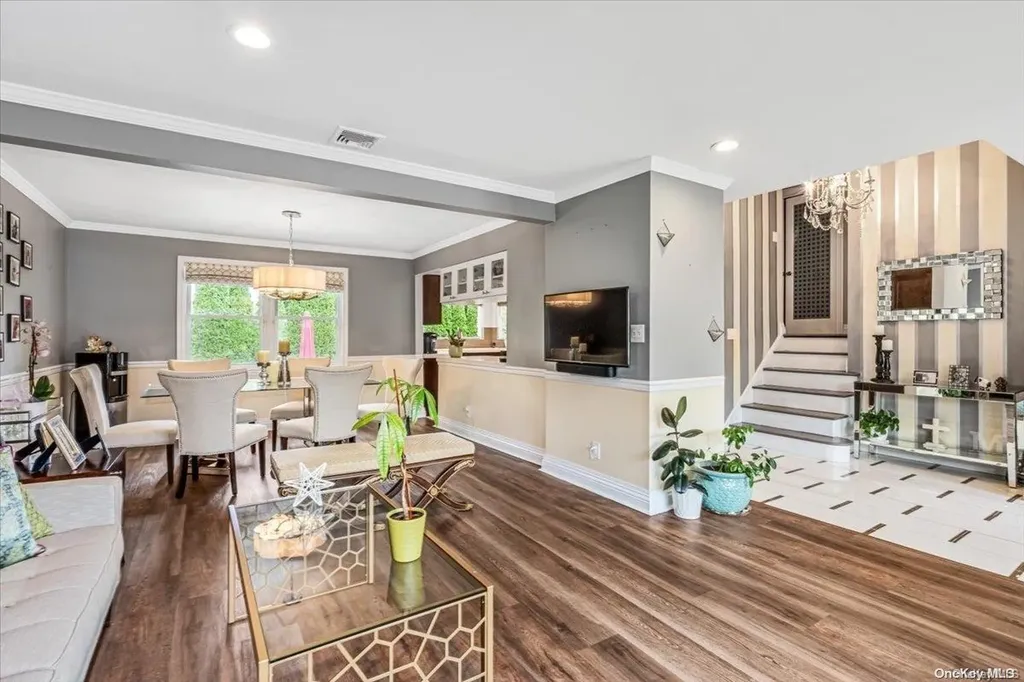 63 Audrey Road Westbury NY 11590