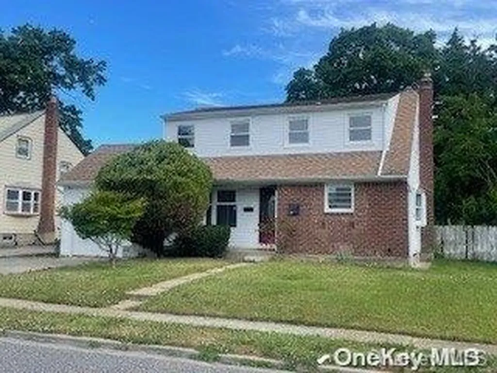 6 Joyce Avenue Massapequa NY 11758