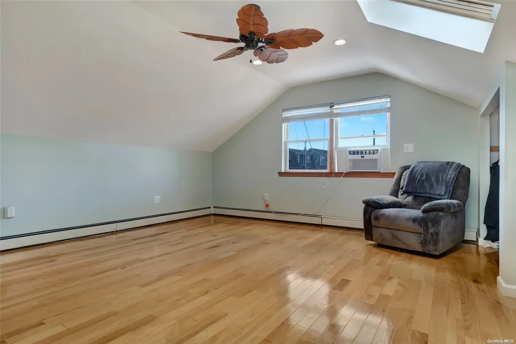 42 W 10th Road Broad Channel NY 11693