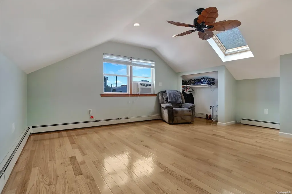 42 W 10th Road Broad Channel NY 11693