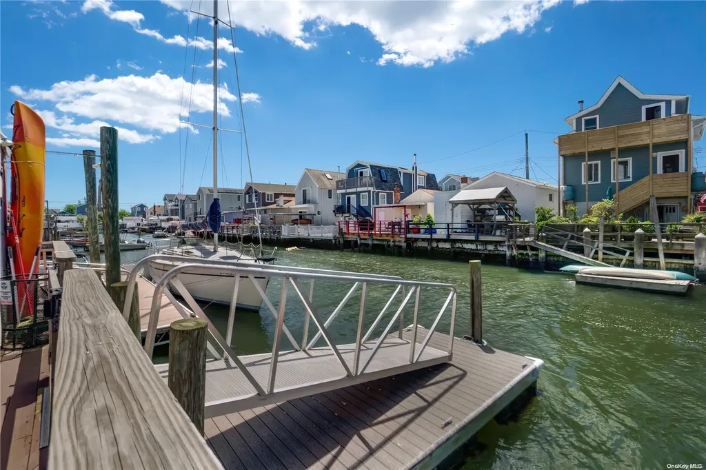 42 W 10th Road Broad Channel NY 11693