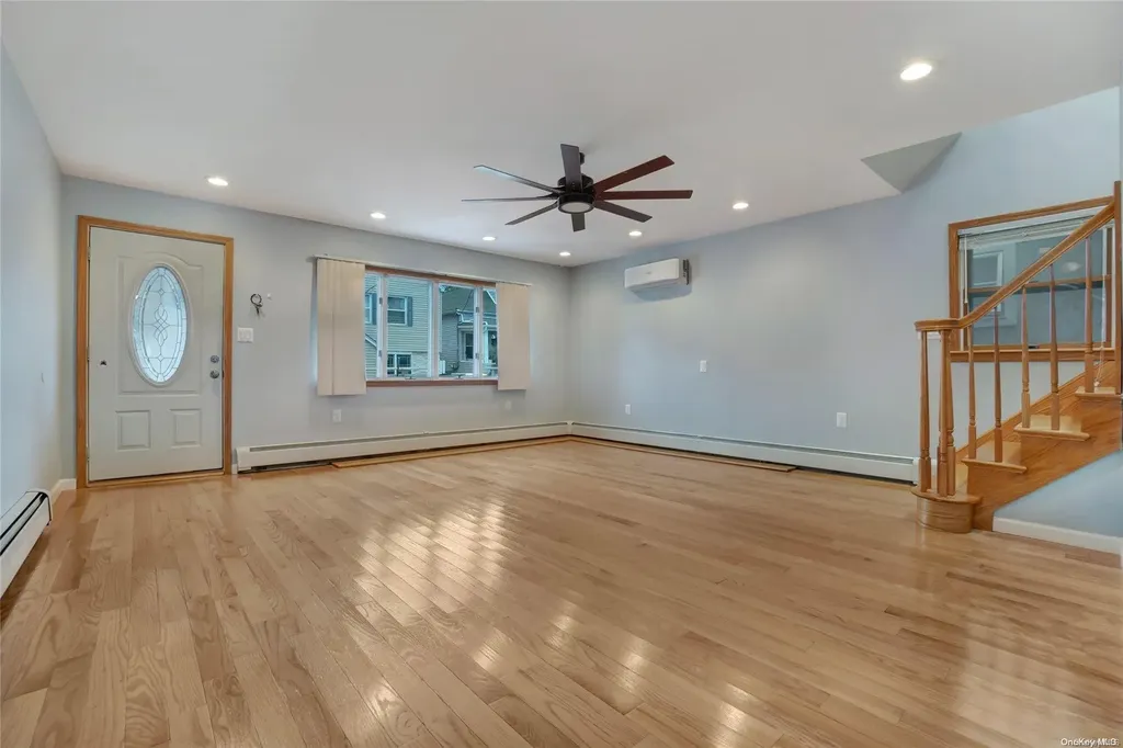 42 W 10th Road Broad Channel NY 11693