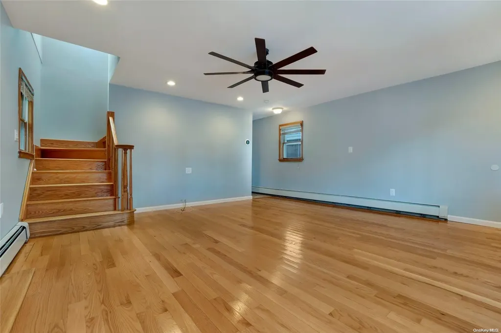 42 W 10th Road Broad Channel NY 11693