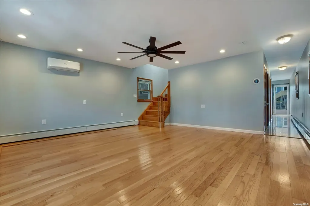 42 W 10th Road Broad Channel NY 11693