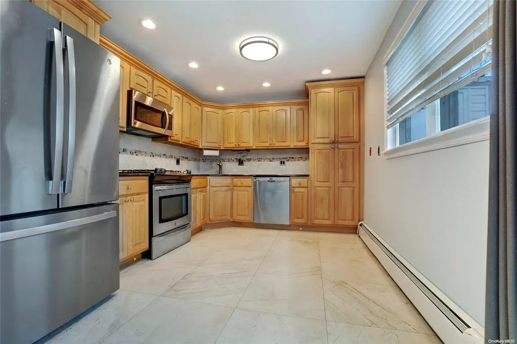 42 W 10th Road Broad Channel NY 11693