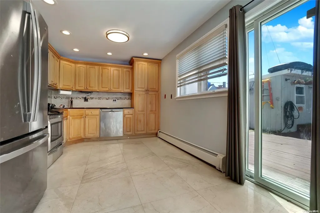 42 W 10th Road Broad Channel NY 11693