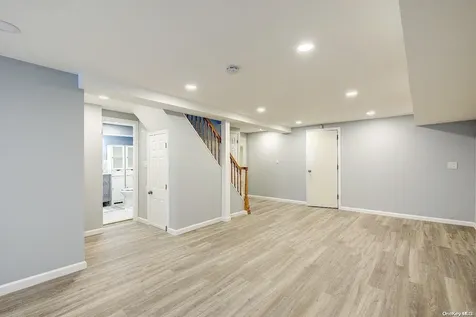 139-14 Grand Central Parkway Briarwood NY 11435