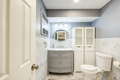 139-14 Grand Central Parkway Briarwood NY 11435