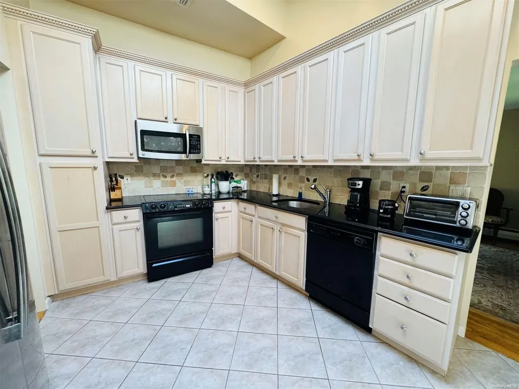 1 Rita Street Syosset NY 11791