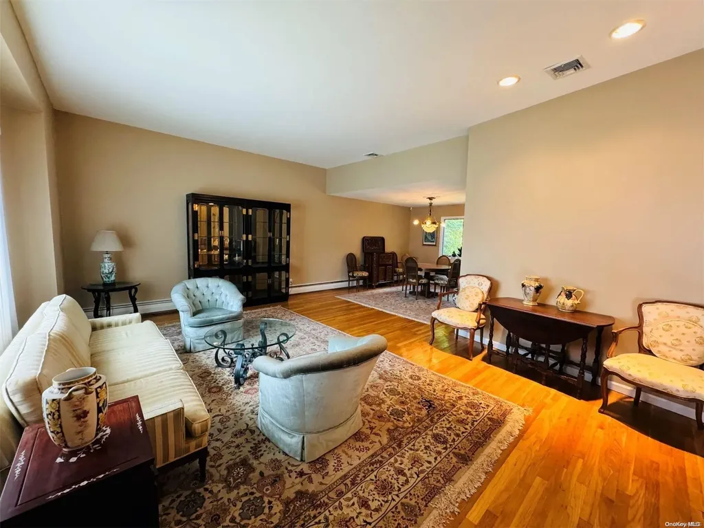 1 Rita Street Syosset NY 11791