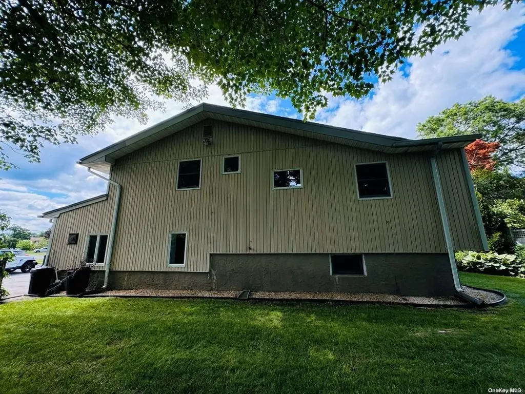 1 Rita Street Syosset NY 11791