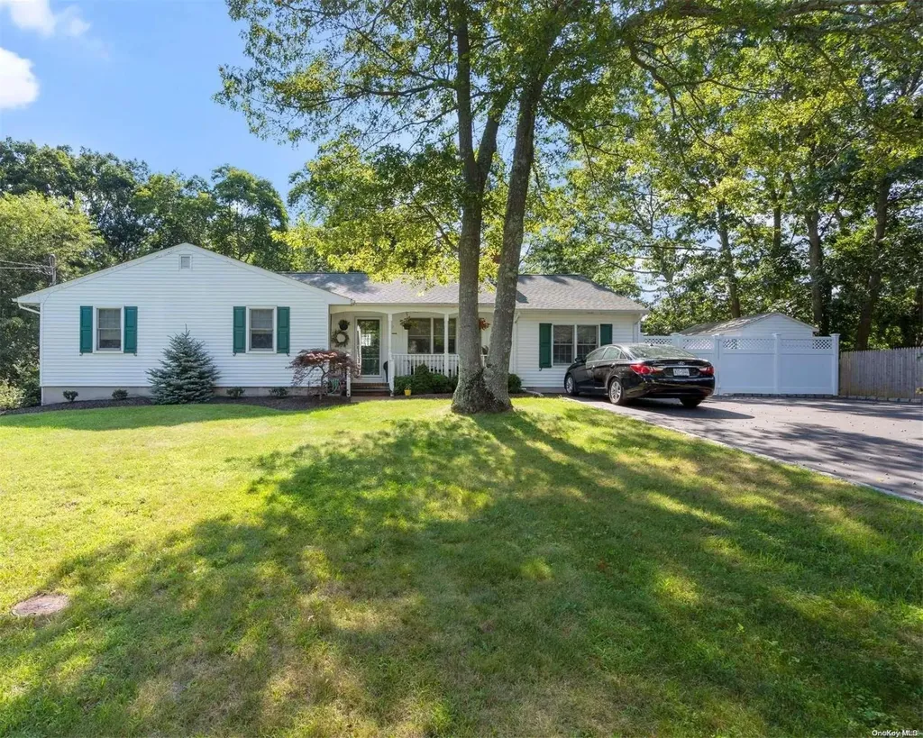 7 Walnut Drive Shoreham NY 11786