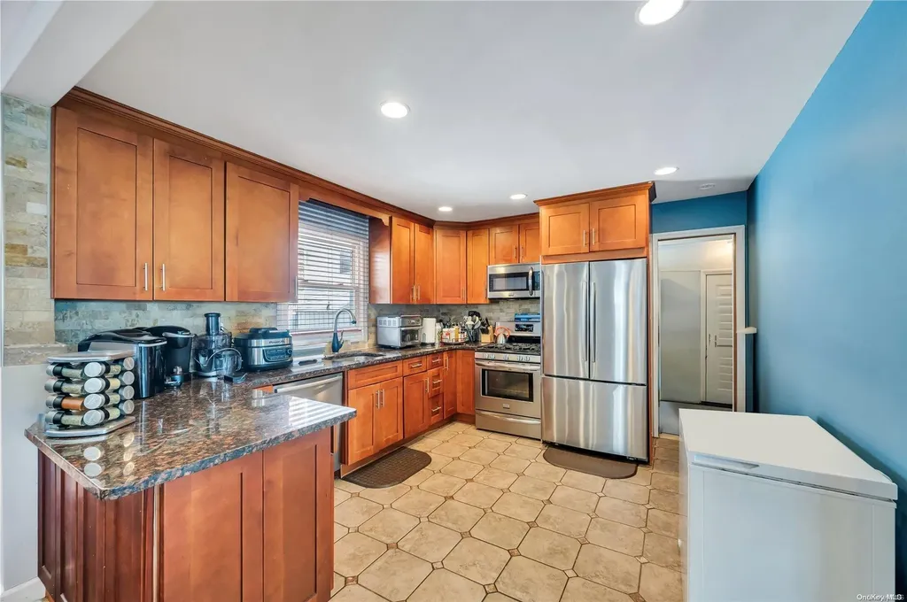 84 Doyle Street Long Beach NY 11561