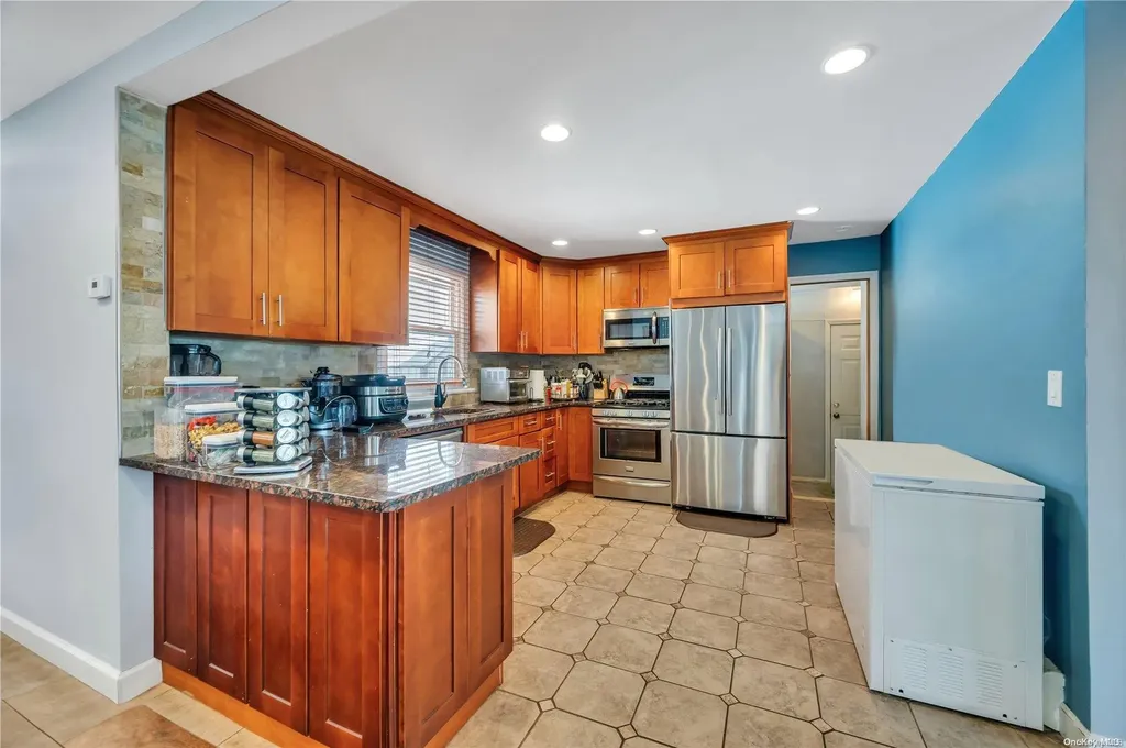 84 Doyle Street Long Beach NY 11561