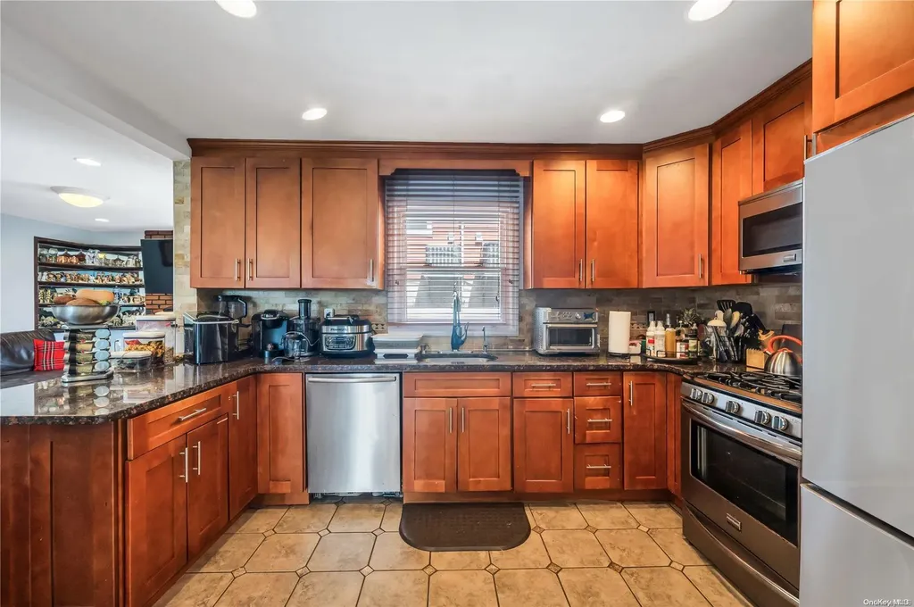 84 Doyle Street Long Beach NY 11561